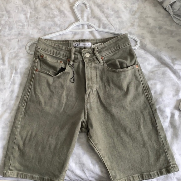 Selling brand new never worn Zara men’s shorts greyish green size 30 - Picture 1 of 1